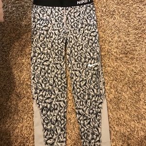 NIKE PRO LEGGINGS